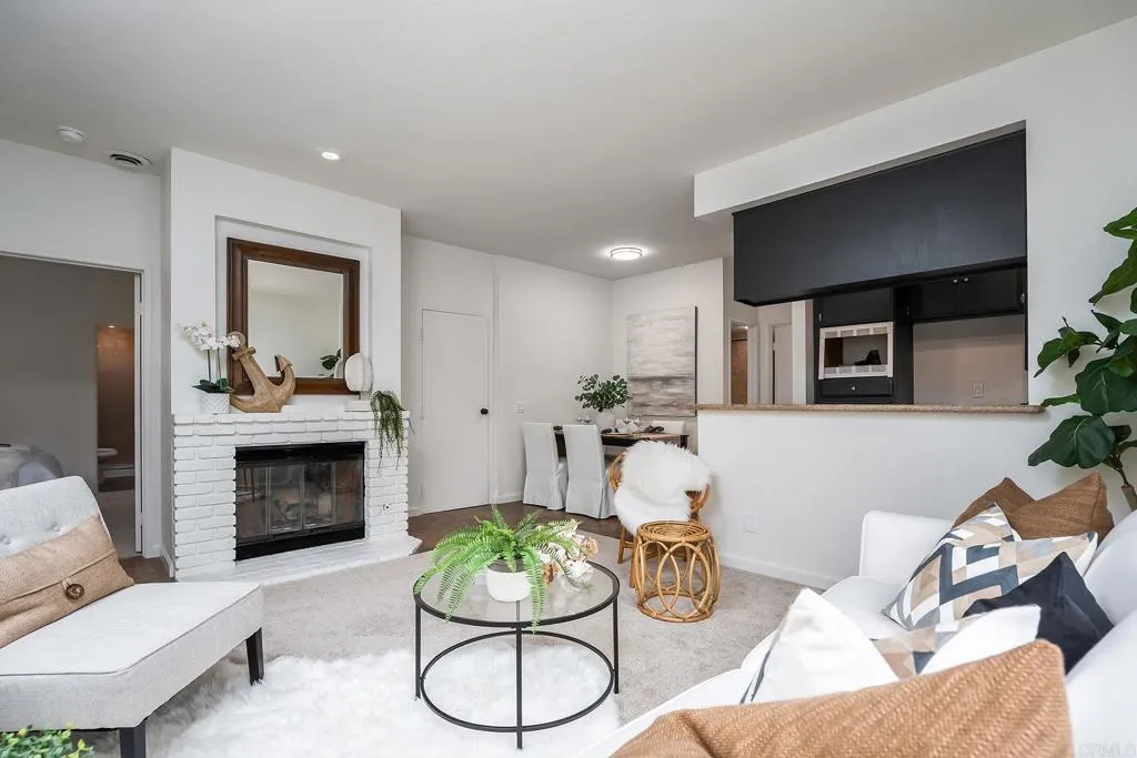 https://cdn.realtyfeed.com/cdn/127/306784322/9615e2bf0d8b316f3f1489450c1968d5.webp