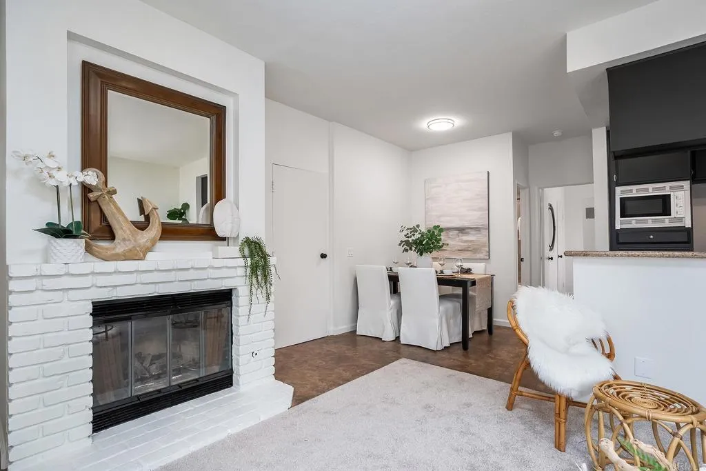 https://cdn.realtyfeed.com/cdn/127/306784322/e47f66c024ee2a35db33c776b611fbe3.webp