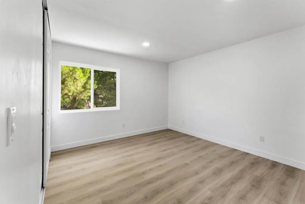 https://cdn.realtyfeed.com/cdn/127/306784323/b54f31950e784ef203a9b68a3f766e9c.webp