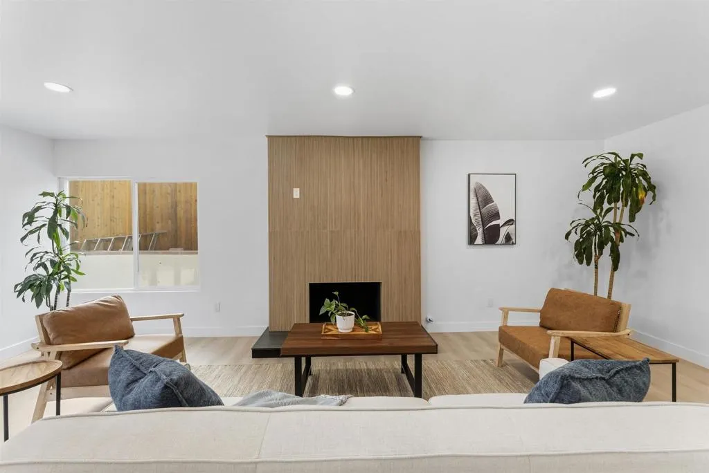 https://cdn.realtyfeed.com/cdn/127/306784323/ba6c541bd3564af5cef84f9a1e17fb0c.webp
