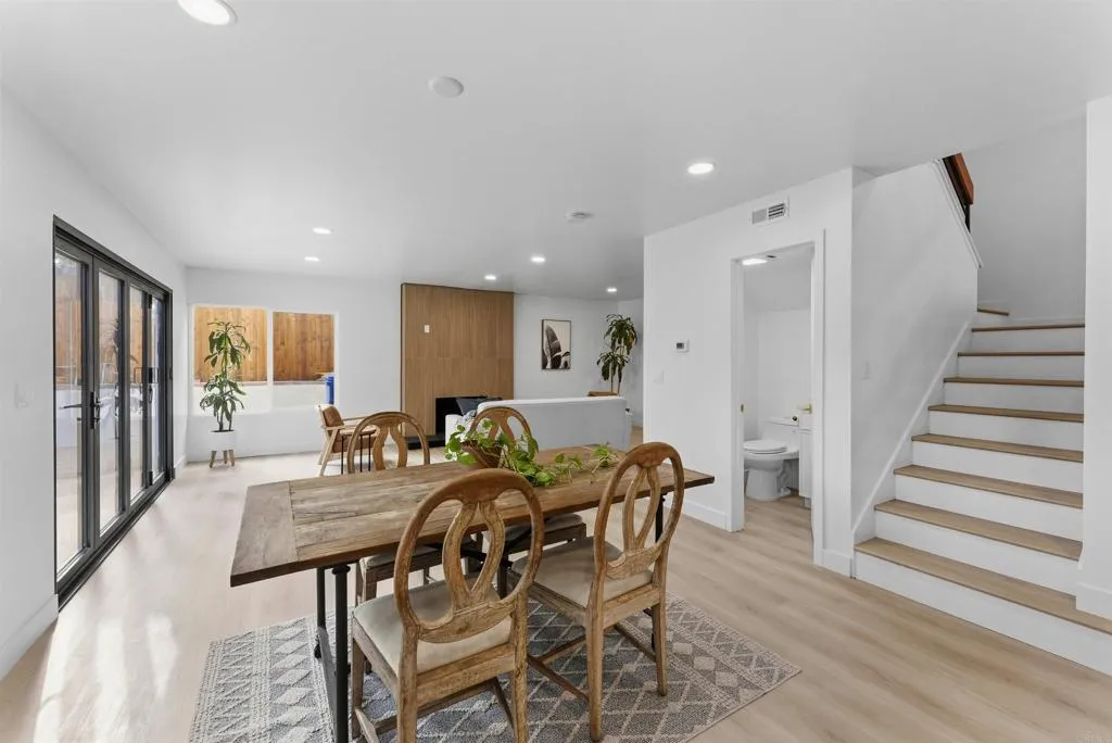 https://cdn.realtyfeed.com/cdn/127/306784323/ba6e4b0998f7d85b4fb2daaaae660110.webp