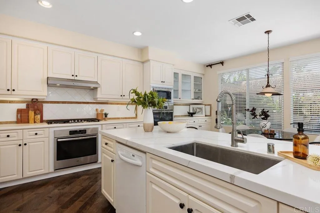 https://cdn.realtyfeed.com/cdn/127/306784334/19d054cad0fc7d4a407d6fbcfd6e8325.webp