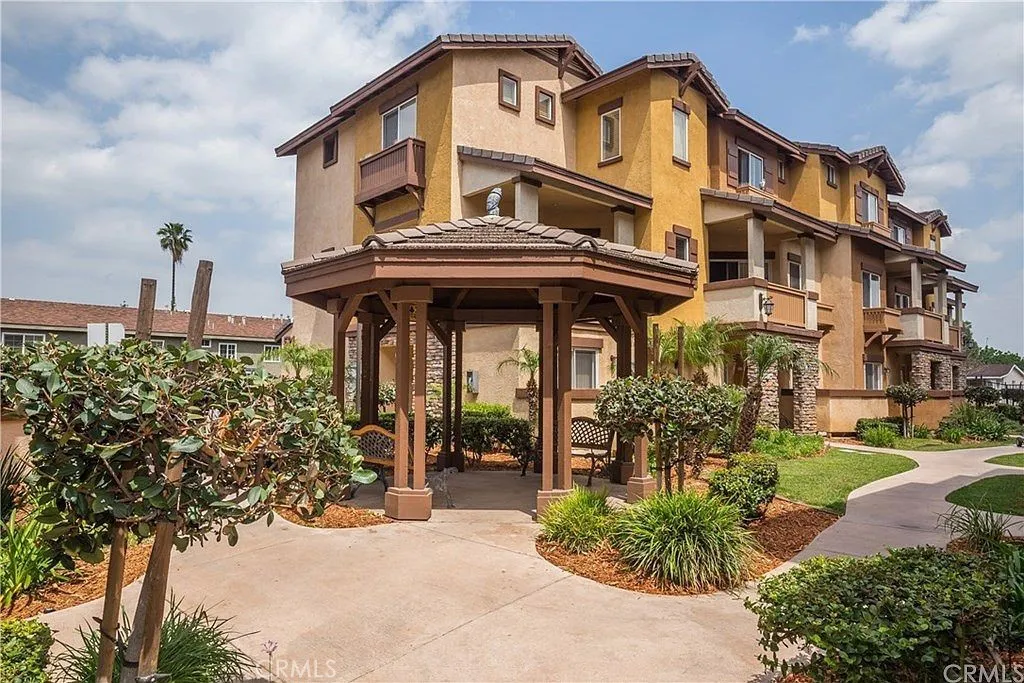 511 N Lark Ellen F