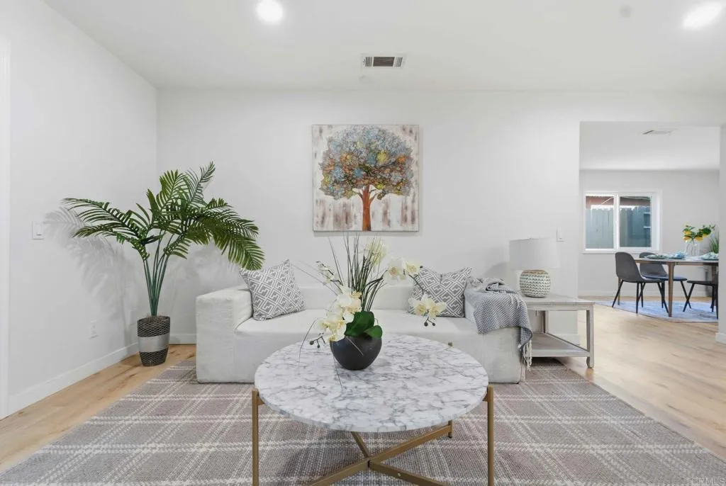 https://cdn.realtyfeed.com/cdn/127/306784375/090b32ef331cc38b3479df21649e41a5.webp