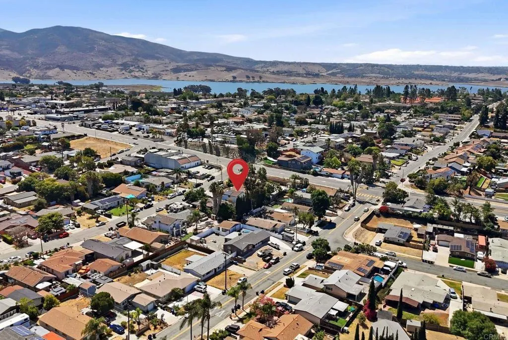 https://cdn.realtyfeed.com/cdn/127/306784375/97e563afc2a95468432bac4dfdcf1b52.webp