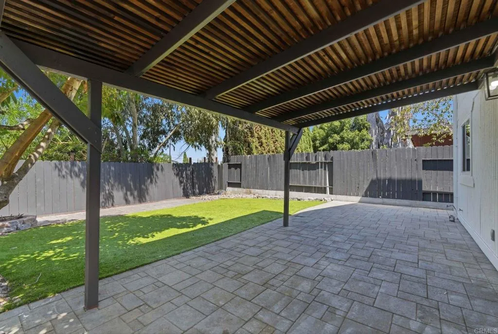 https://cdn.realtyfeed.com/cdn/127/306784375/999e5a6d13efa28a5fd1f44f01350e80.webp