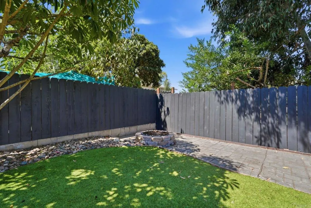 https://cdn.realtyfeed.com/cdn/127/306784375/d1b9d9a2f60aacd82720ae451ecb6bcd.webp