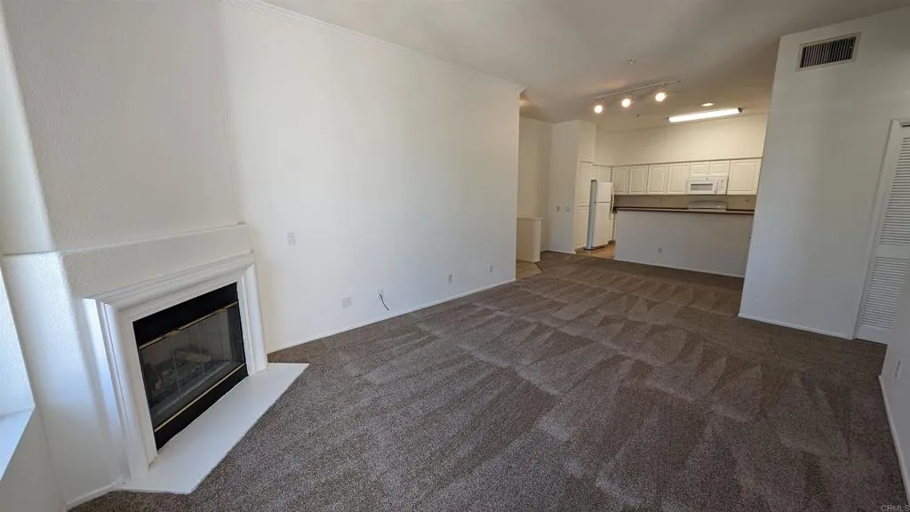 12360 Carmel Country Road Unit 307, San Diego, CA 92130 - Photo 4 of 34, San Diego, CA