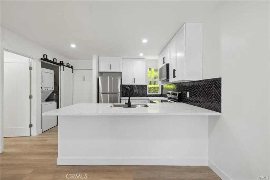 Encino, CA 91316
