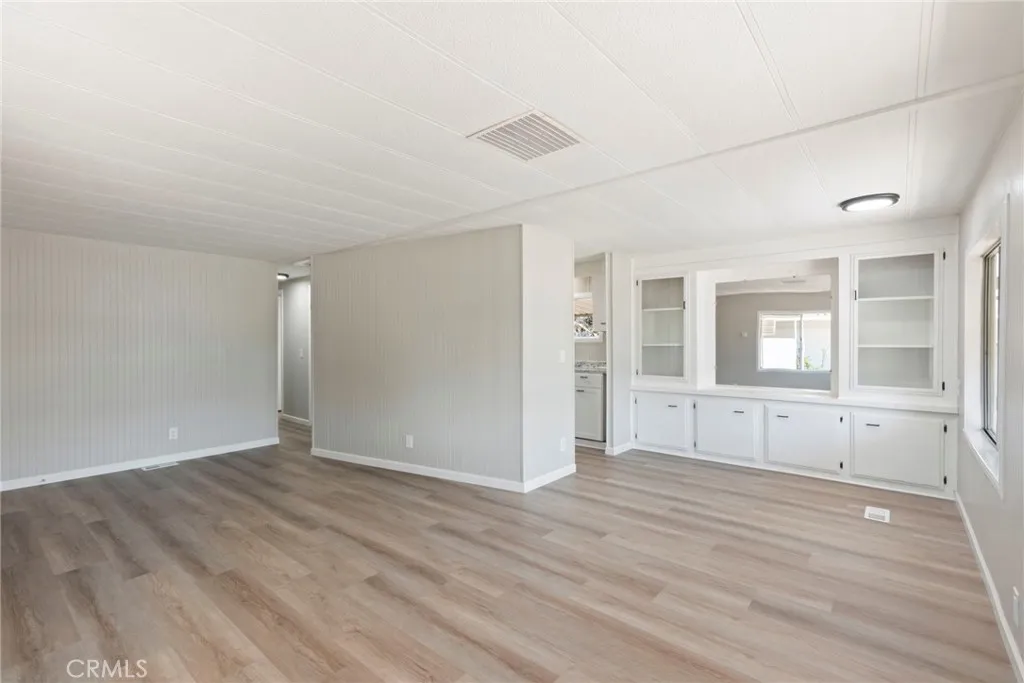 https://cdn.realtyfeed.com/cdn/127/306784417/f1a264461f2def8dfe354562167231a1.webp
