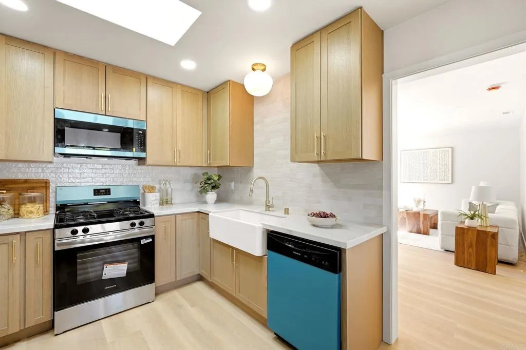 https://cdn.realtyfeed.com/cdn/127/306784452/a49b37f321cad7f07f260e244cb3e600.webp