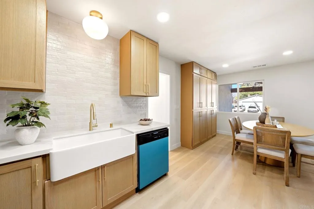 https://cdn.realtyfeed.com/cdn/127/306784452/aa37f980d16dc8f29ec0d3a364099a67.webp