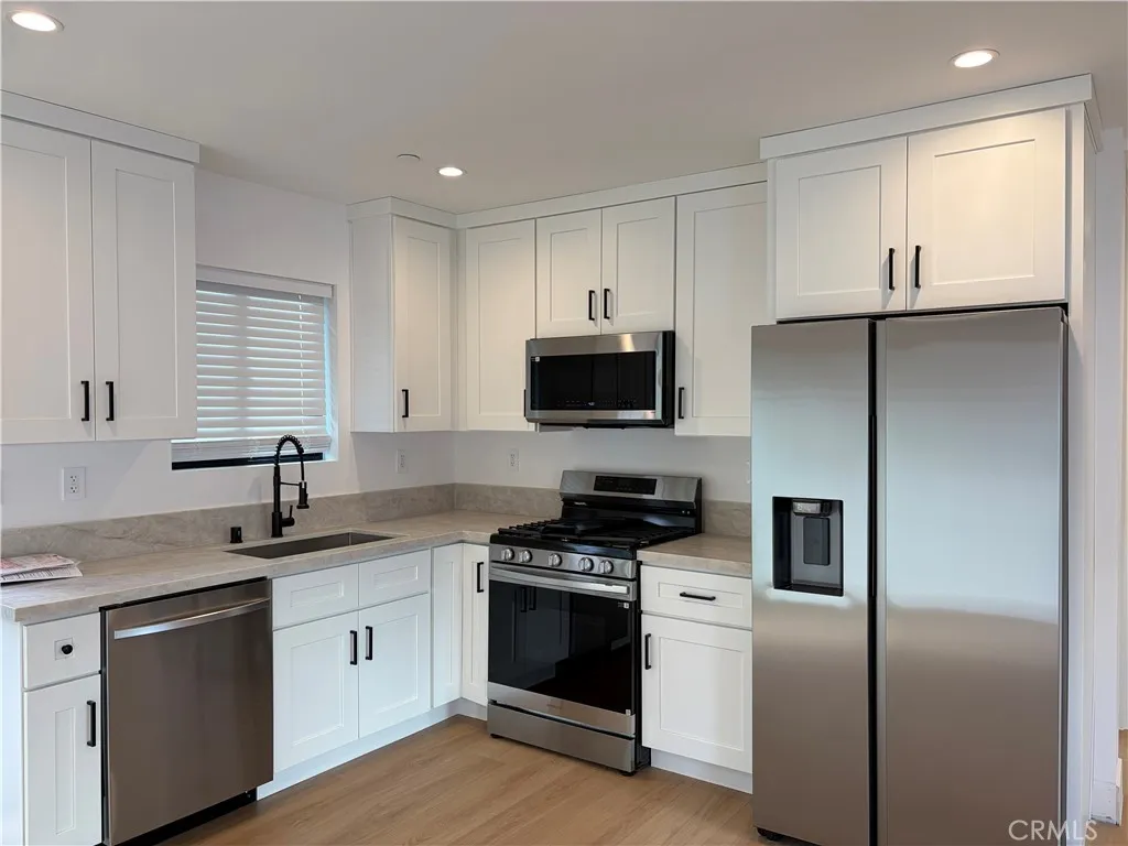 Tarzana, CA 91335