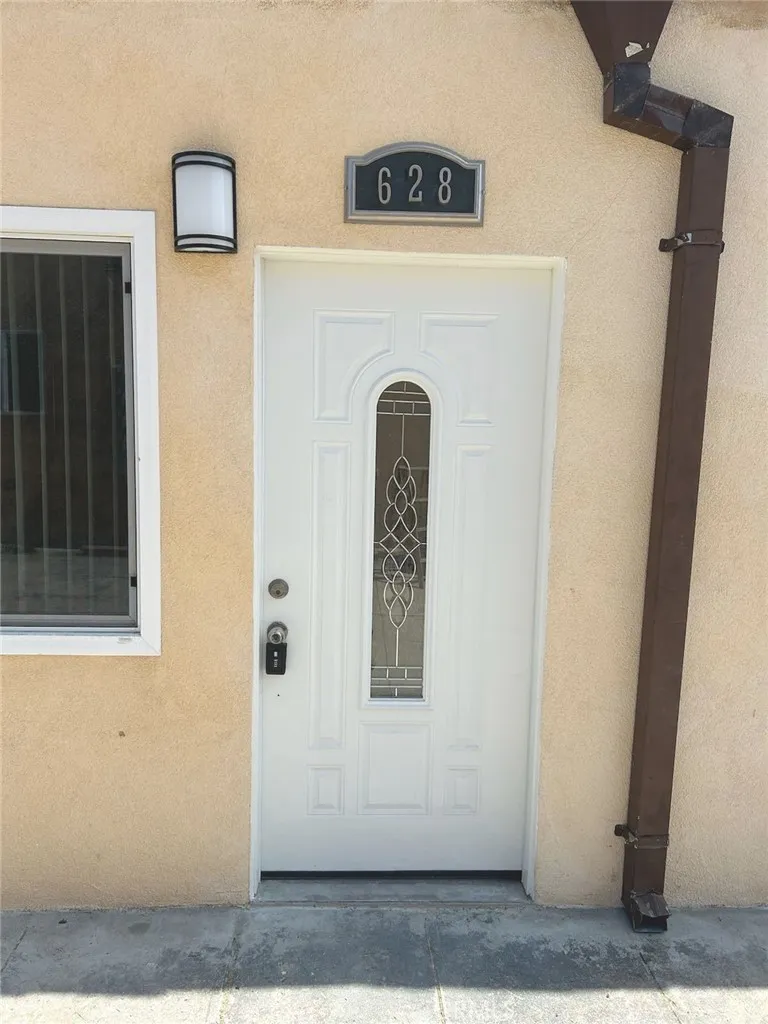 Los Angeles, CA 90044