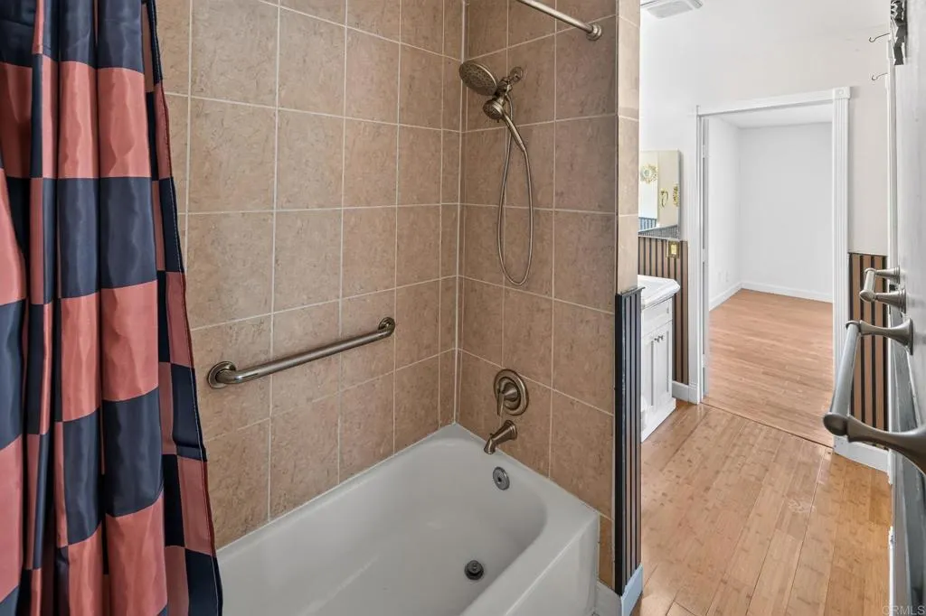 https://cdn.realtyfeed.com/cdn/127/306784549/4d147af843a41cf2dbd365dbca2dbd6f.webp