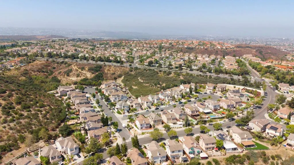 https://cdn.realtyfeed.com/cdn/127/306784550/2bea9f14e04d531cfb83ca592c247b7d.webp