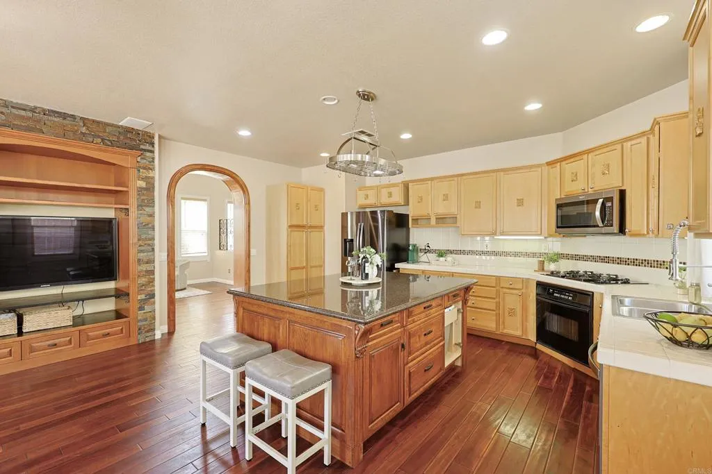 https://cdn.realtyfeed.com/cdn/127/306784550/331642464e19104fa3136c3e5c02c0fd.webp
