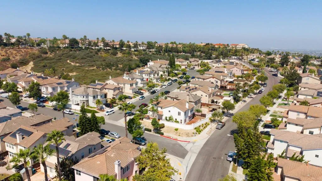 https://cdn.realtyfeed.com/cdn/127/306784550/9dc3efff2313443876c530e2b65a7d5c.webp