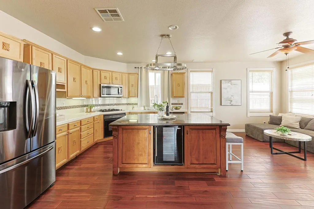 https://cdn.realtyfeed.com/cdn/127/306784550/b5d60ae4b78b6d0eb42fa9effa8fd57e.webp