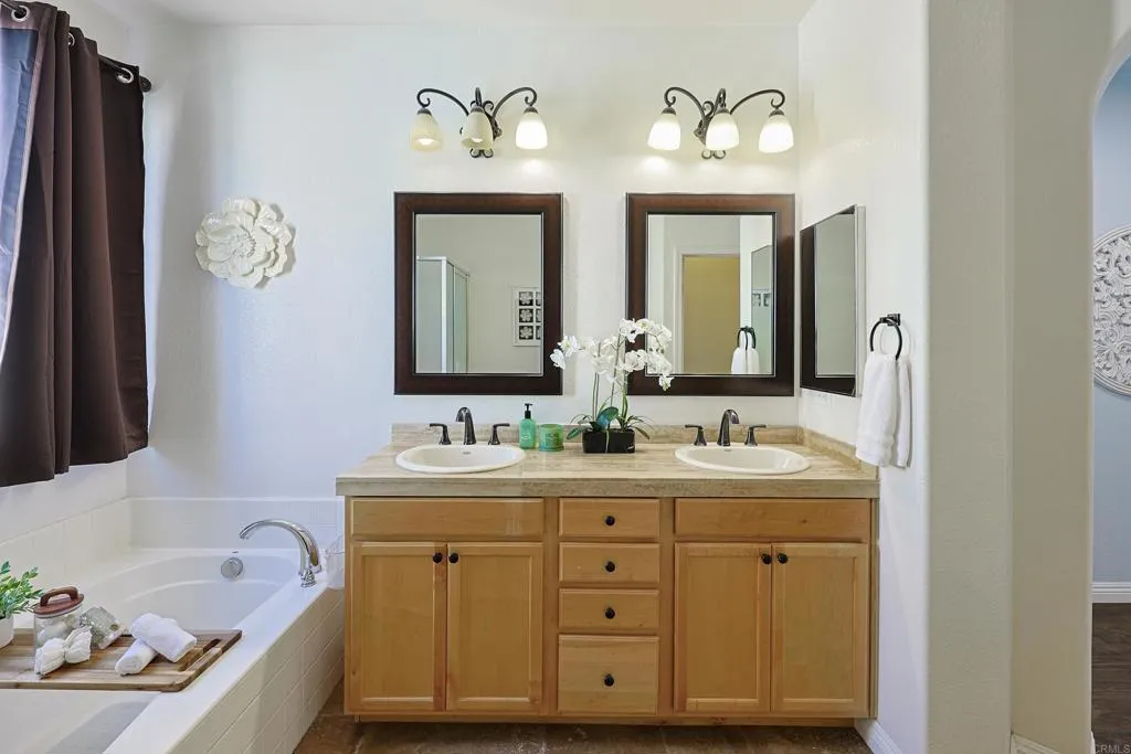 https://cdn.realtyfeed.com/cdn/127/306784550/c69c2fe89401c62d9c8da127b028c1c1.webp