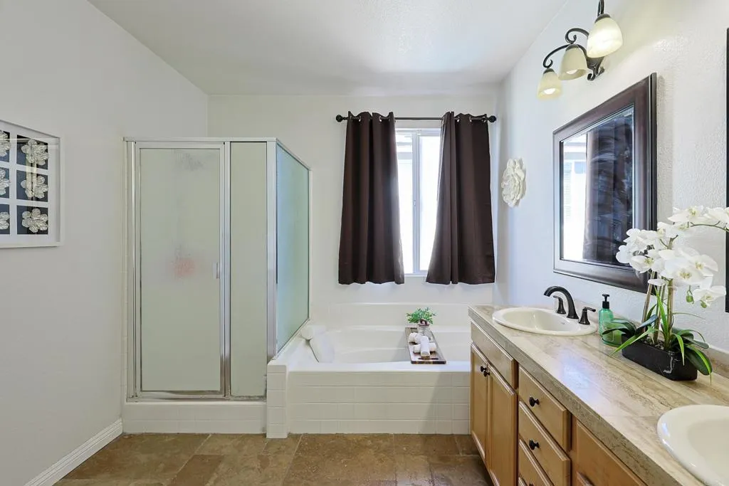 https://cdn.realtyfeed.com/cdn/127/306784550/fc78b134ed33453cfc9cfc536a6b763d.webp