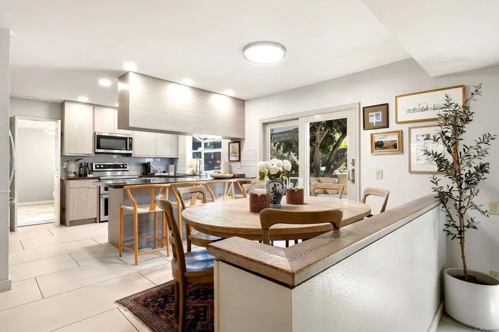 https://cdn.realtyfeed.com/cdn/127/306784551/119afc61f308095c1fba3d56f2500279.webp