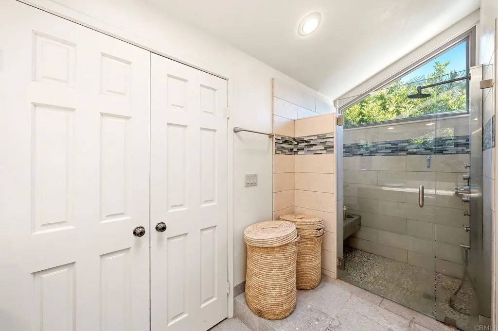 https://cdn.realtyfeed.com/cdn/127/306784551/2092d436dea9a261f29fb952a7dc416b.webp