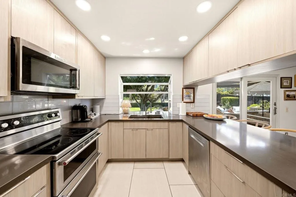 https://cdn.realtyfeed.com/cdn/127/306784551/80d361db5cbe6d82cb92dca0aaa1a975.webp