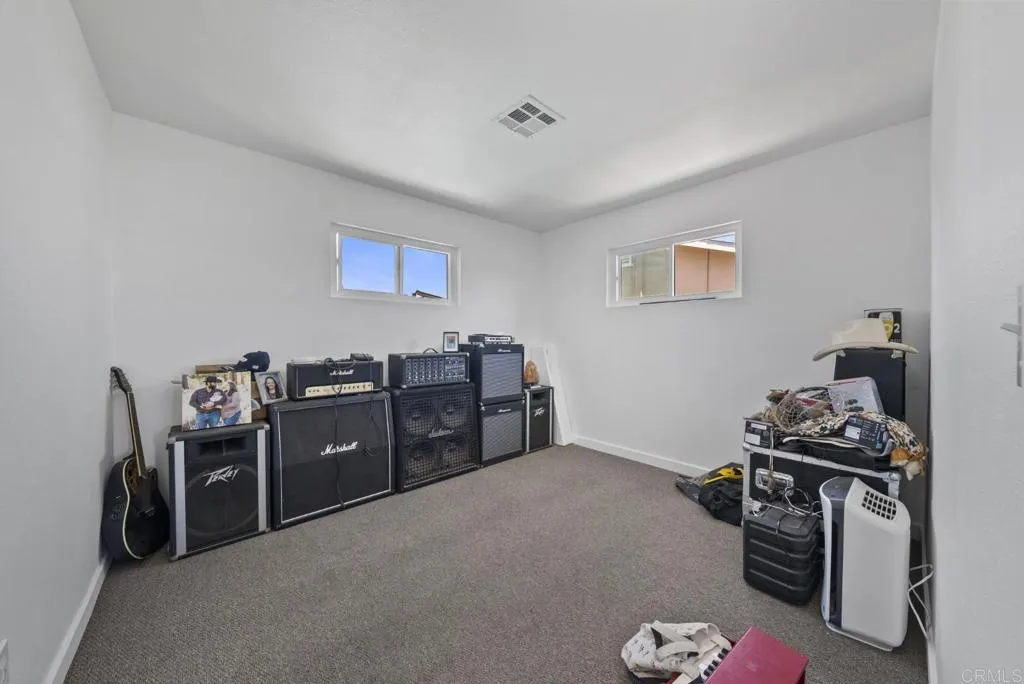 https://cdn.realtyfeed.com/cdn/127/306784561/3eb39d7af2857964de1cd00d7119995c.webp