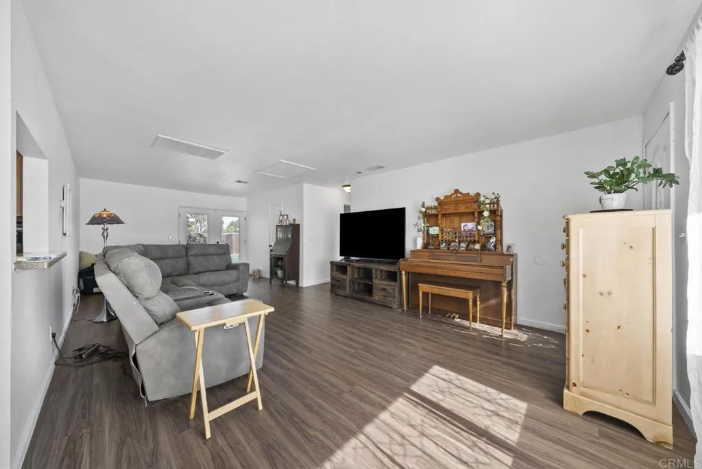 https://cdn.realtyfeed.com/cdn/127/306784561/73f8041c2b2612d03518603f2c688194.webp