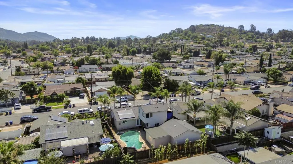 https://cdn.realtyfeed.com/cdn/127/306784561/78c426c106400c6b38504e8f1c2790e0.webp