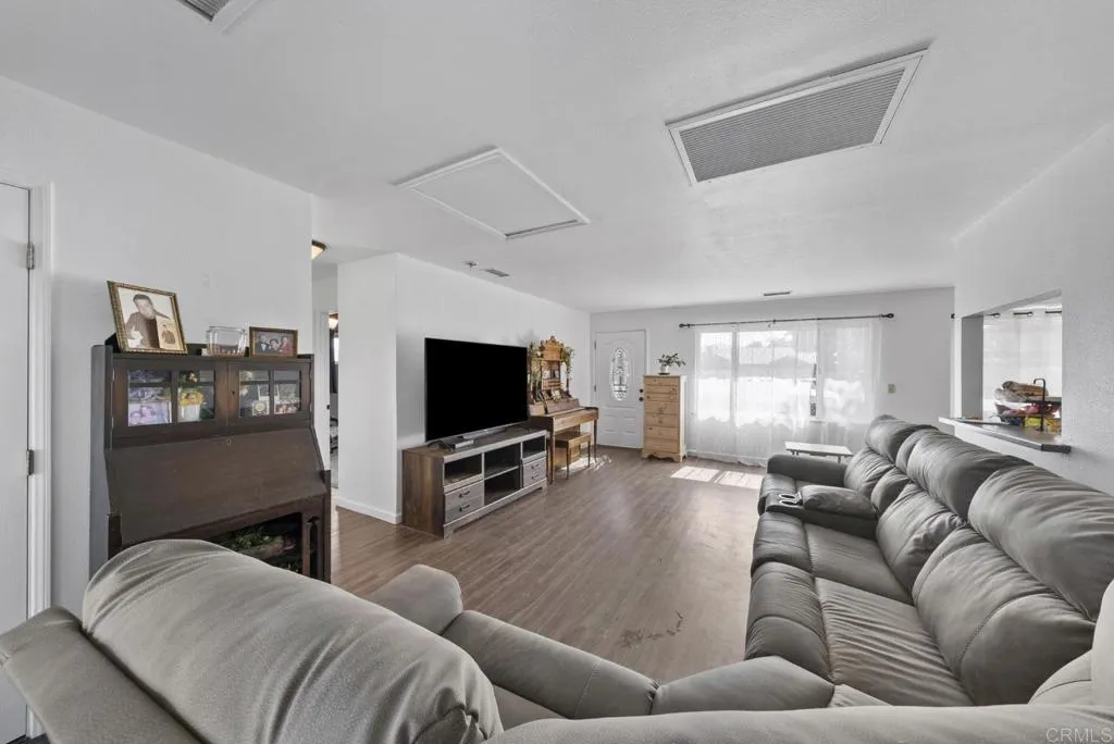 https://cdn.realtyfeed.com/cdn/127/306784561/c168d362632ac59e7054a389fedd4f59.webp