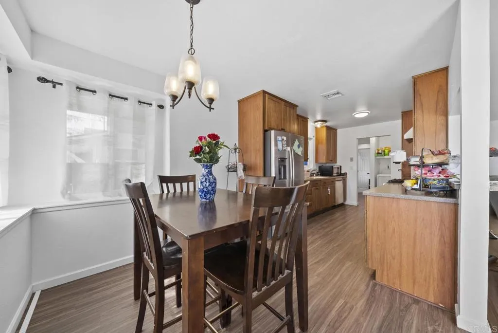 https://cdn.realtyfeed.com/cdn/127/306784561/fc766bd03b448c10dde9cbaed91676a6.webp