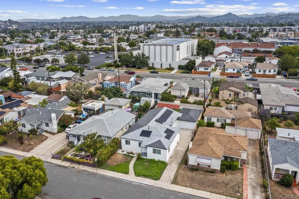 https://cdn.realtyfeed.com/cdn/127/306784565/3ed34f926502288f82f555bb3dc00fed.webp
