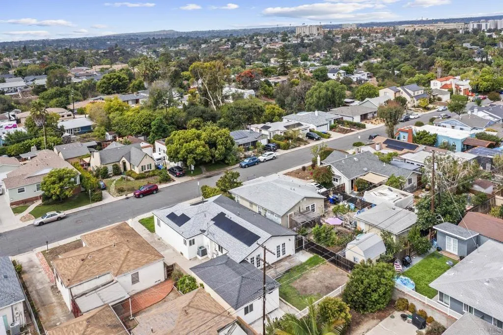 https://cdn.realtyfeed.com/cdn/127/306784565/a46f89db4ad1b79aa705177b1f936890.webp