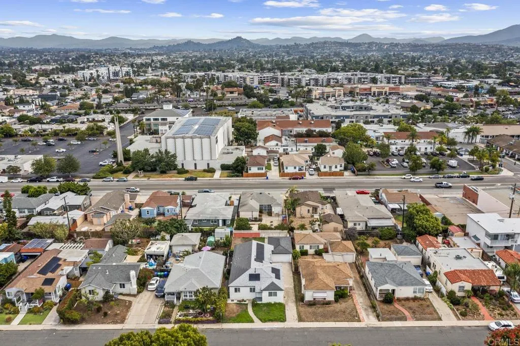 https://cdn.realtyfeed.com/cdn/127/306784565/a49faf62318095411e16e00766ed7437.webp