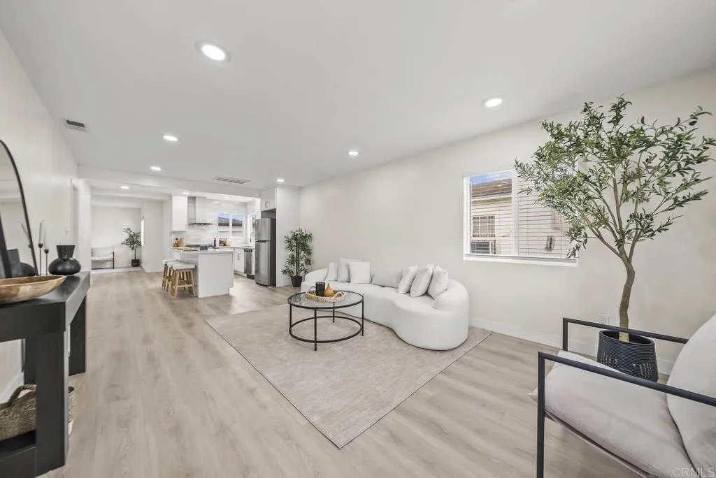 https://cdn.realtyfeed.com/cdn/127/306784565/dec726616b575e4a77ab7222ecafc130.webp