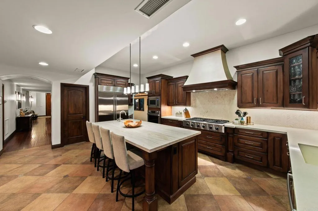 https://cdn.realtyfeed.com/cdn/127/306784569/658eb9697627677c3285ba6db3881116.webp
