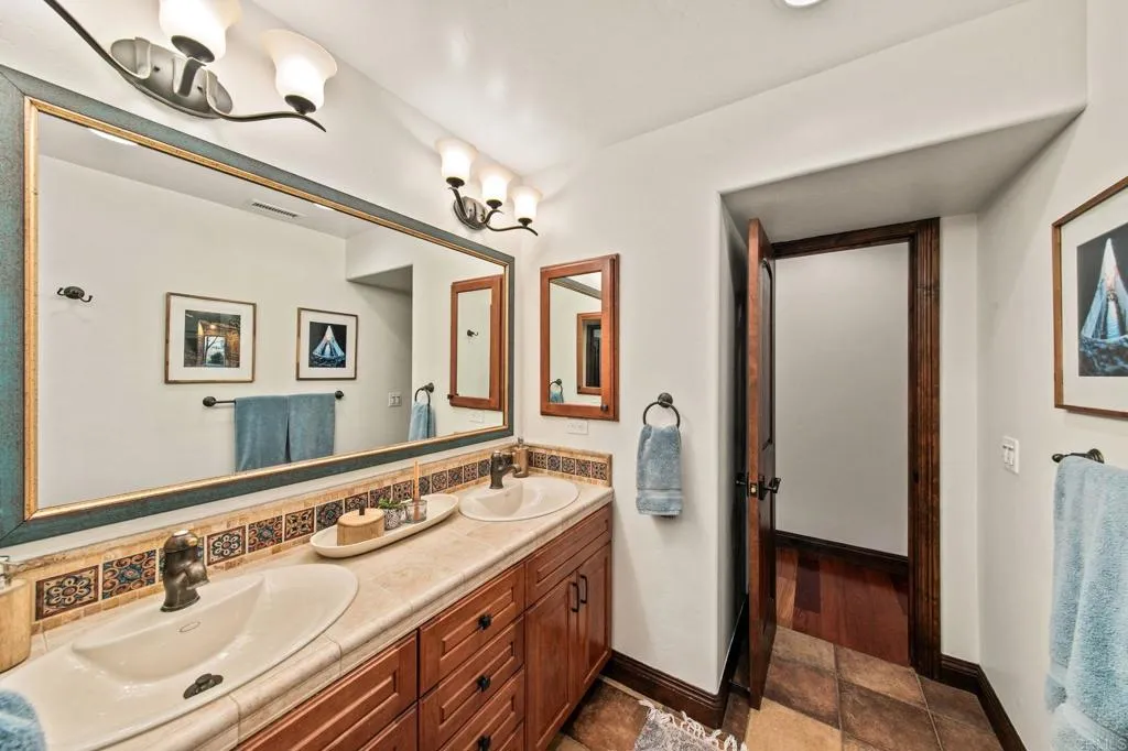 https://cdn.realtyfeed.com/cdn/127/306784569/7875ae1c1d09e5791386e49c2ddd9b6c.webp