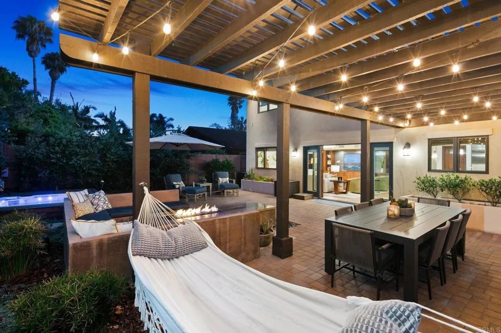 https://cdn.realtyfeed.com/cdn/127/306784569/a5661c5d939cbedb7f40dbb7306578a1.webp