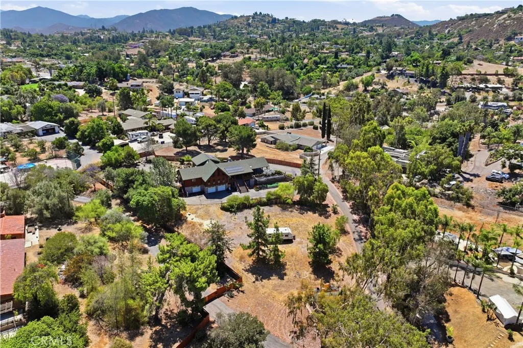 https://cdn.realtyfeed.com/cdn/127/306784576/1ac92b5caa6dc2d4b32855951f7528d6.webp