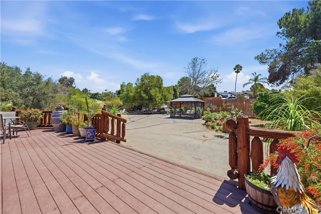 https://cdn.realtyfeed.com/cdn/127/306784576/266a4bf8f818bf2dcd8d8785efb1913f.webp