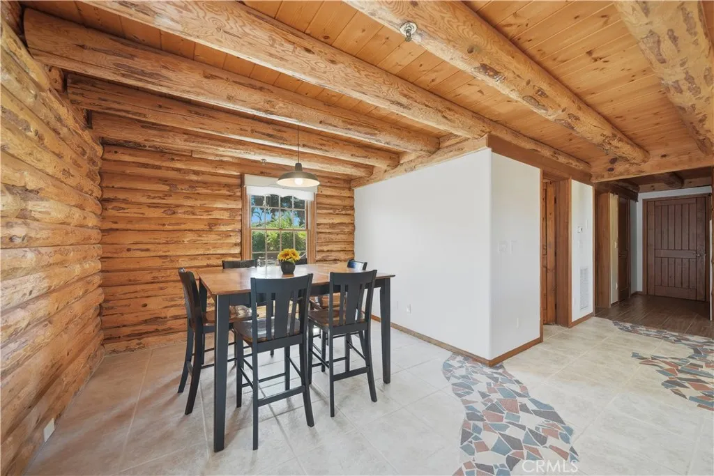 https://cdn.realtyfeed.com/cdn/127/306784576/4b0d1d5b9161f03a243010ba2c2b2e9b.webp