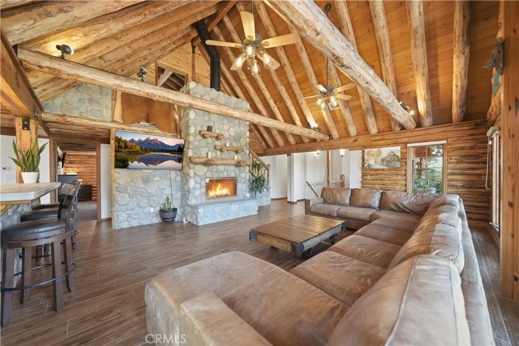 https://cdn.realtyfeed.com/cdn/127/306784576/53dc2e328167d525ac39fcd0128c7710.webp