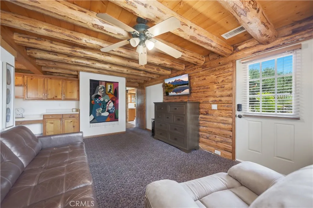https://cdn.realtyfeed.com/cdn/127/306784576/8495b640f1331546101d233f75cff0f3.webp