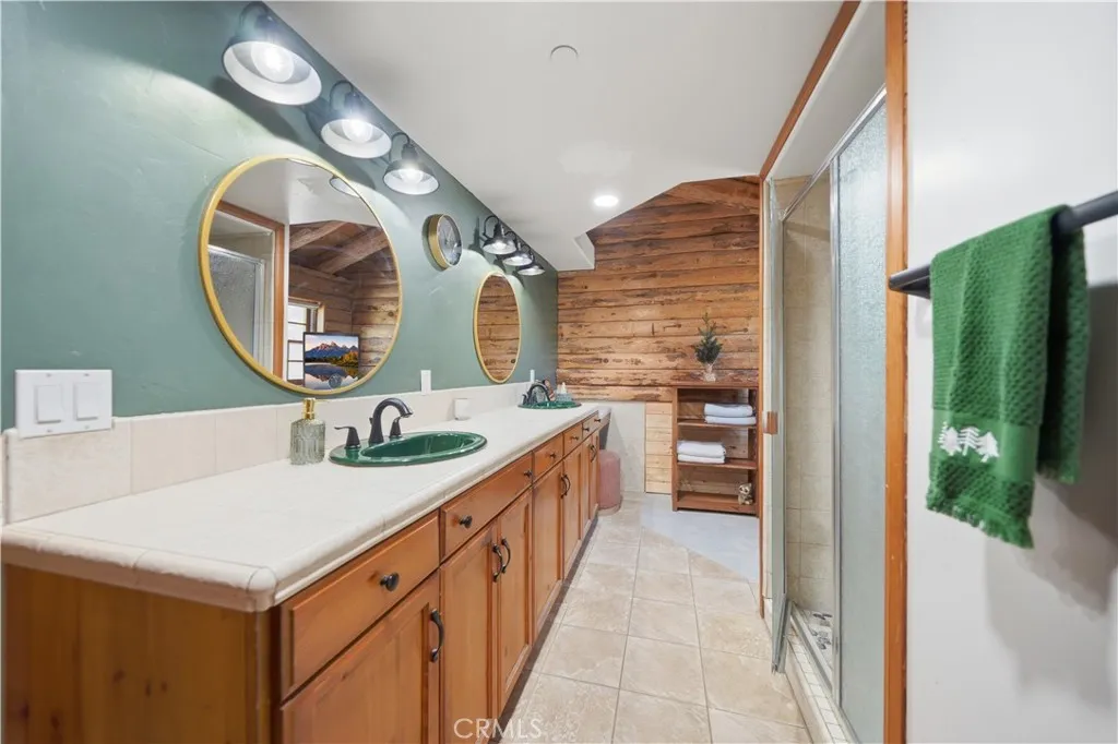 https://cdn.realtyfeed.com/cdn/127/306784576/875a43367626e65bdcaddae1bf5f4bcd.webp