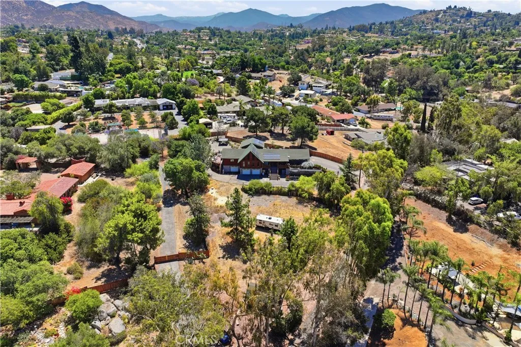 https://cdn.realtyfeed.com/cdn/127/306784576/8b5736231cb84bc694f769e306f20a3a.webp