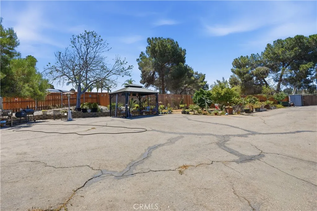 https://cdn.realtyfeed.com/cdn/127/306784576/c908016853e1859bd8bfe64e7355404c.webp