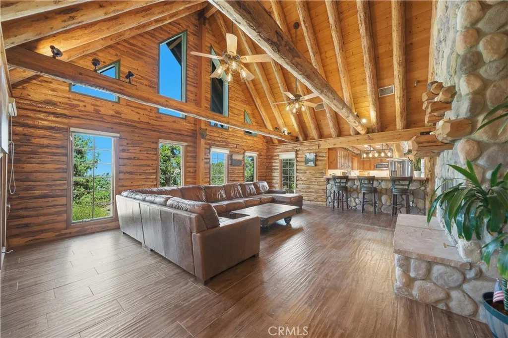 https://cdn.realtyfeed.com/cdn/127/306784576/e774d04e98467a8b37faf30c54e04d34.webp