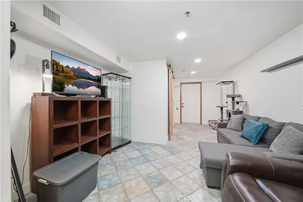https://cdn.realtyfeed.com/cdn/127/306784576/f644162ace276569981515a5caaf0795.webp